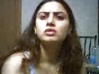 مشهد بين الأعراق مع جميلة مرسيدس كاريرا من برازرز موقع سكس احترافي